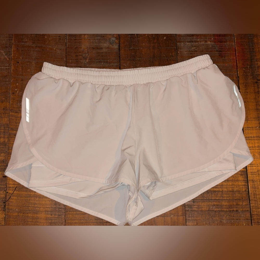 DSG White Lightweight Athletic Shorts Size XL High Rise Lounge Athleisure